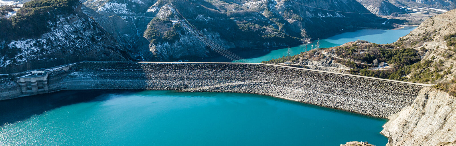 Vue aérienne du barrage de Serre-Ponçon